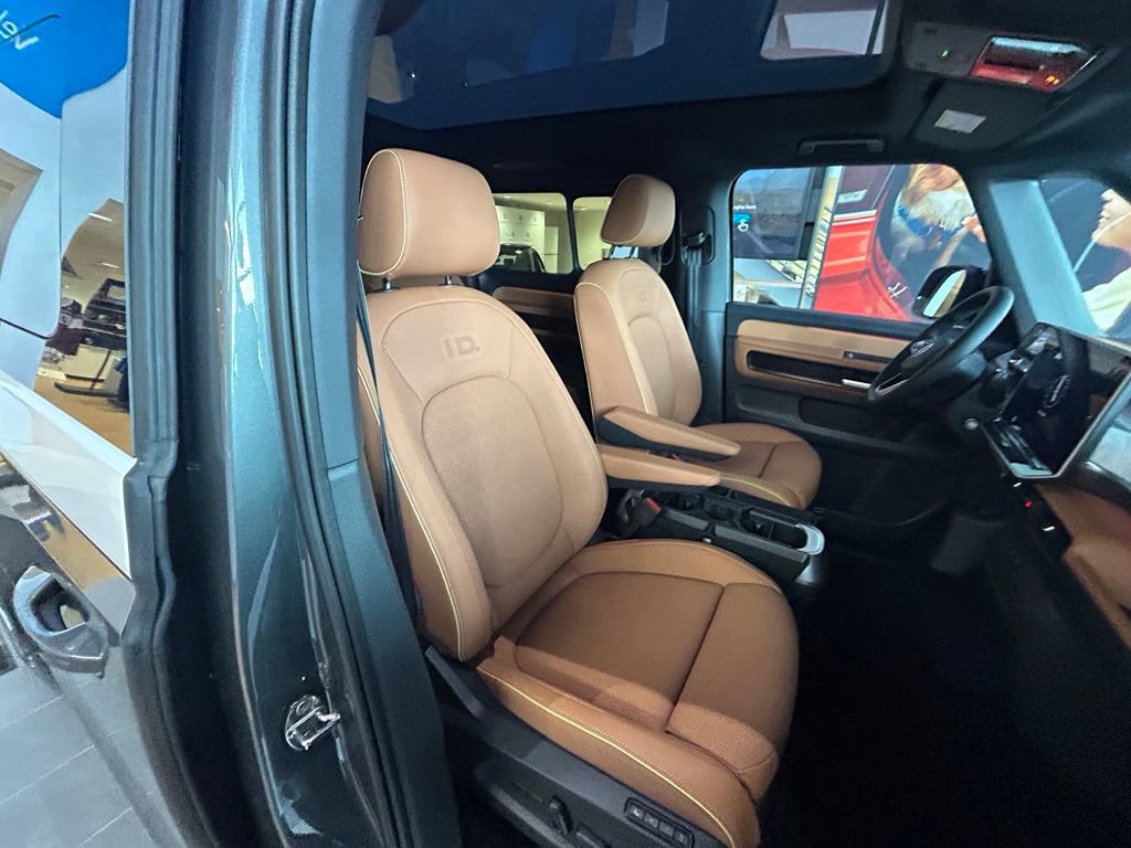 New 2025 Volkswagen ID. Buzz Pro S Plus AWD/4WD image 30