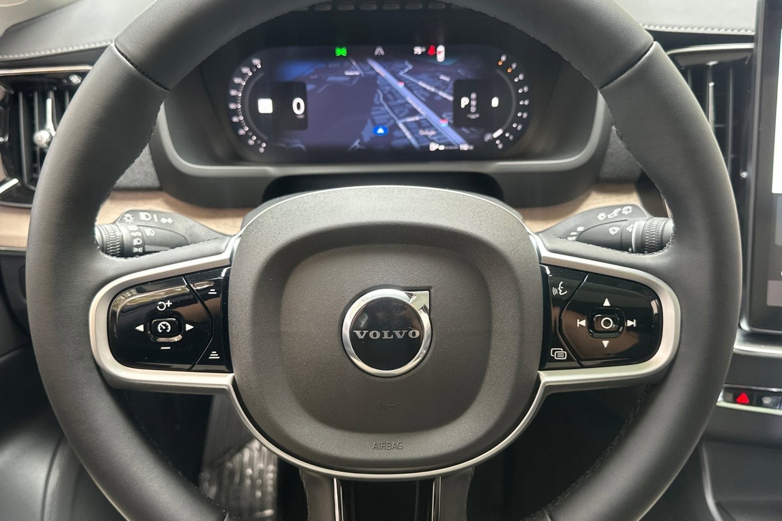 New 2026 Volvo XC90 B5 Plus image 27