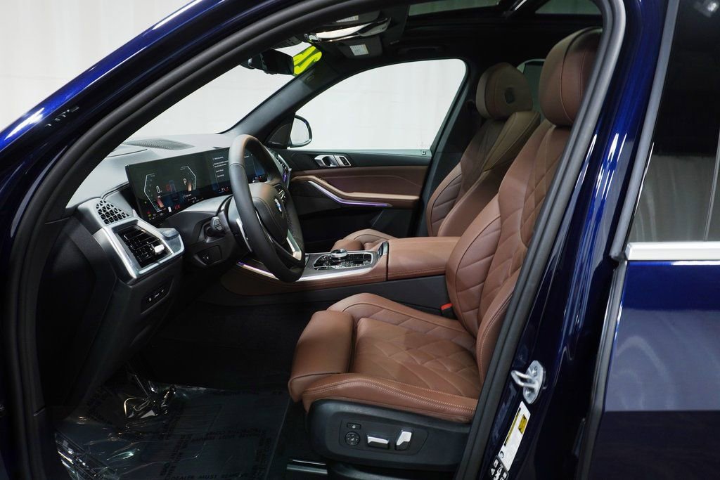 Used 2026 BMW X5 xDrive40i w/ Executive Package image 11