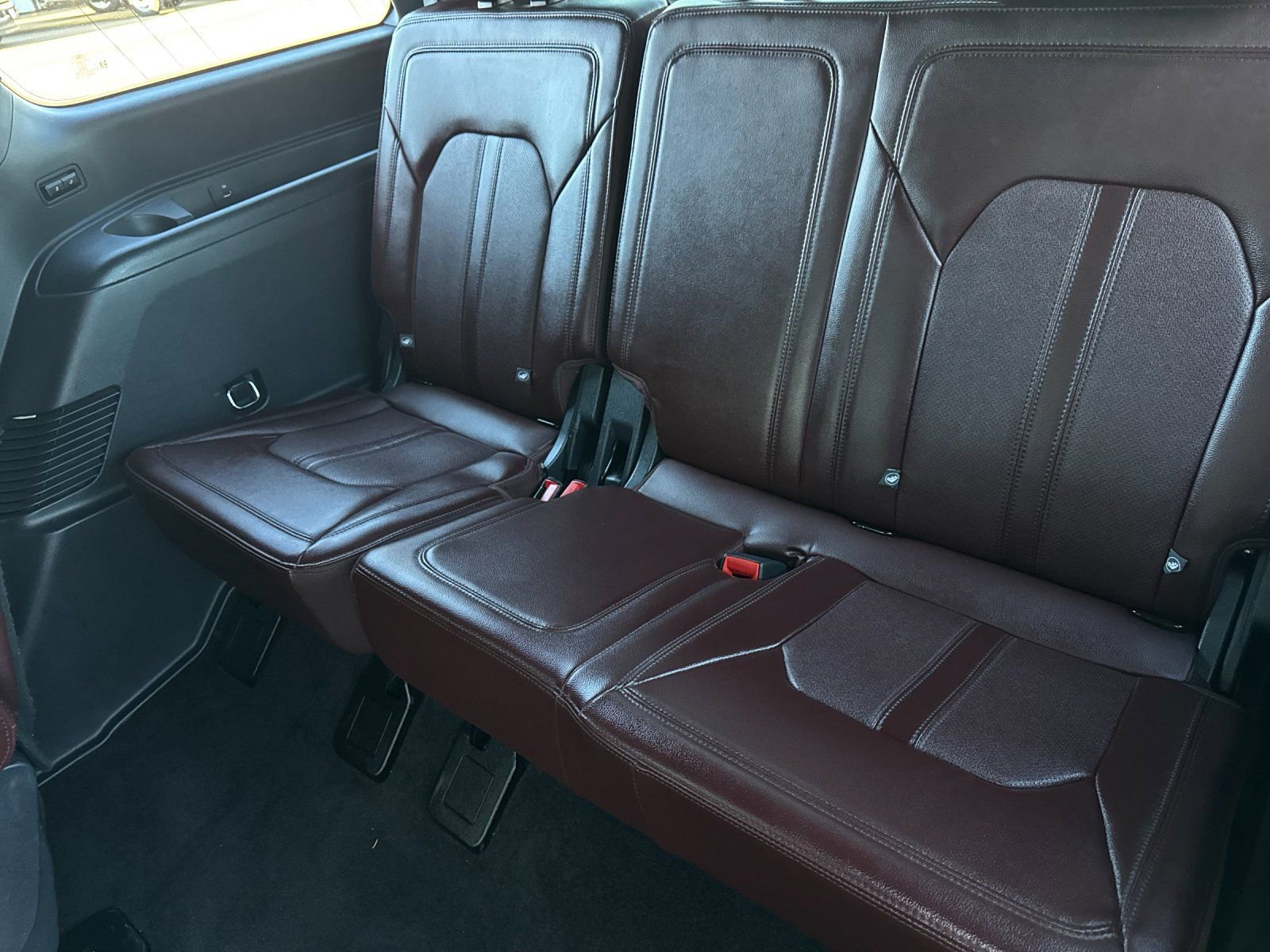 Used 2023 Ford Expedition Limited image 18