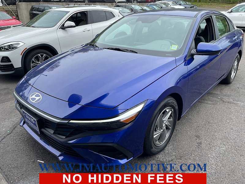 Used 2024 Hyundai Elantra SE FWD image 1