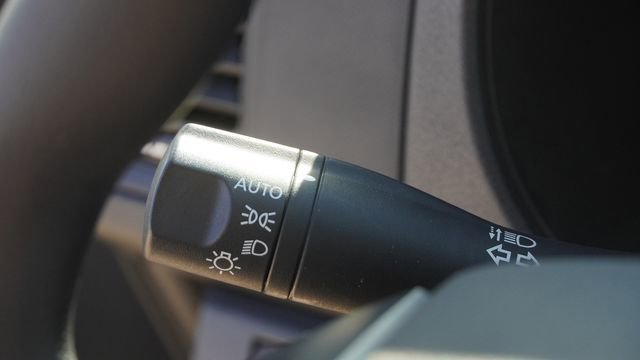 Used 2024 Nissan Frontier S w/ Technology Package image 28