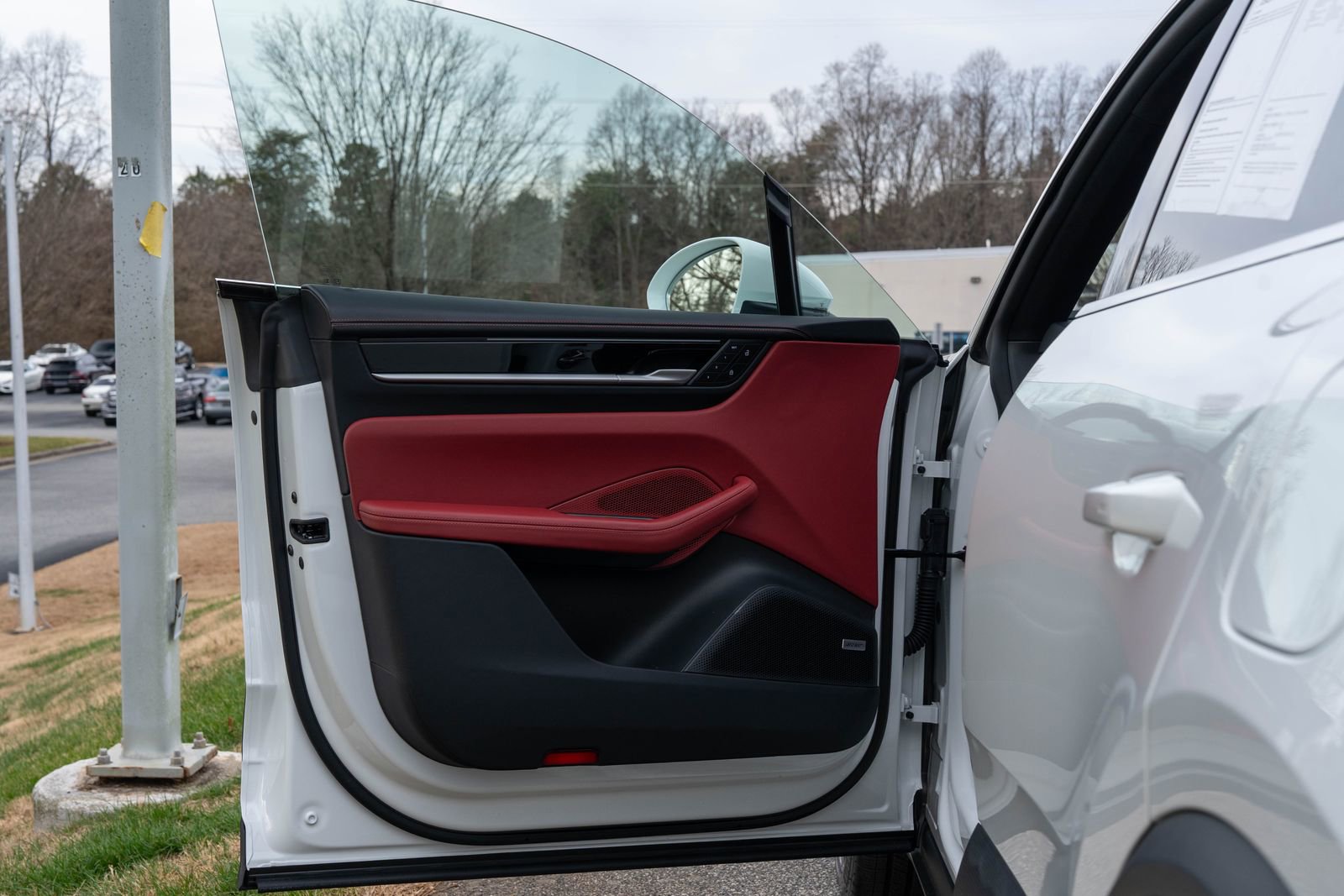 Certified 2025 Porsche Macan 4S Electric image 20