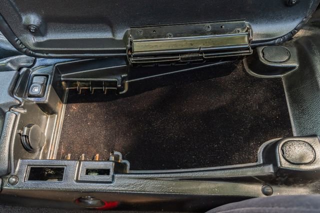 Used 2002 Chevrolet Corvette Convertible w/ Preferred Equipment Group2 image 29