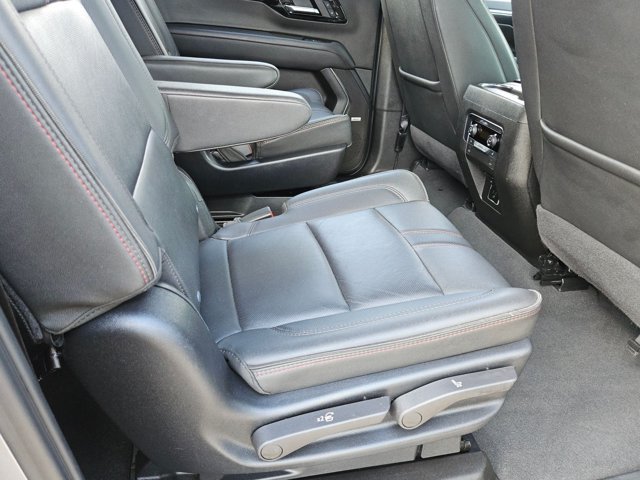 Used 2025 Chevrolet Suburban RST w/ Comfort Package RWD image 21