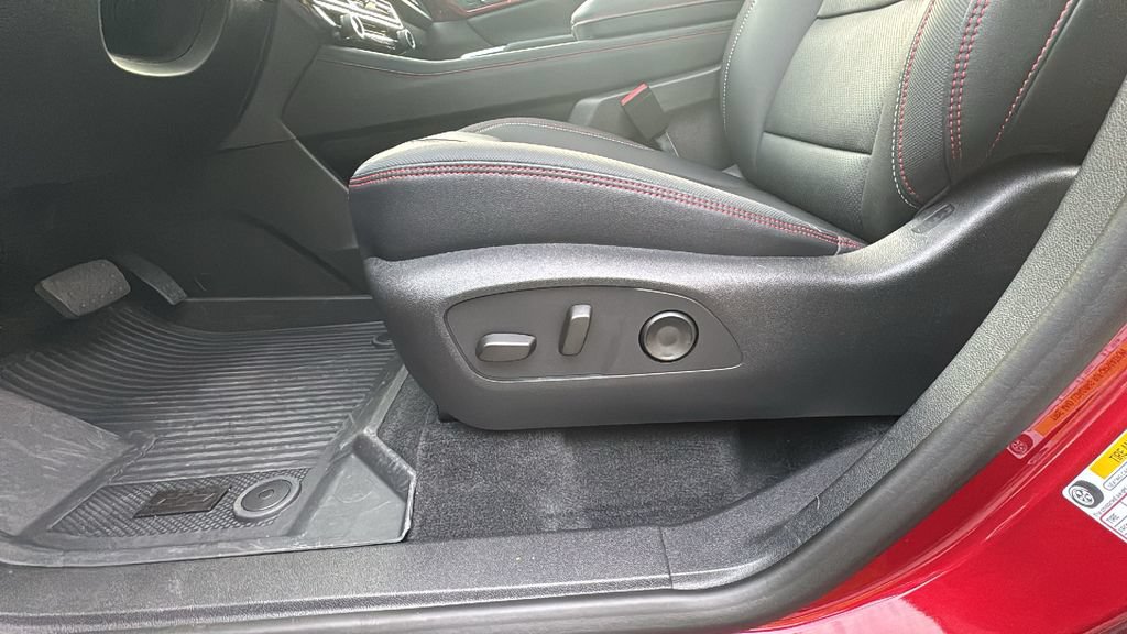 Used 2026 Chevrolet Traverse RS w/ LPO, Floor Liner Package AWD/4WD image 10