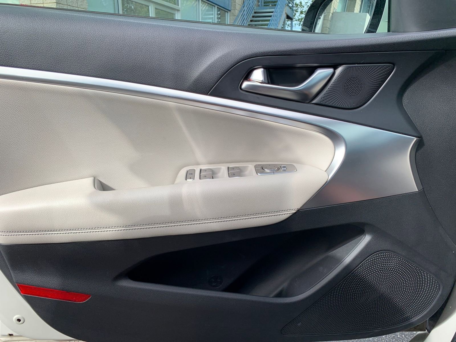 Used 2025 Genesis G70 2.5T image 20