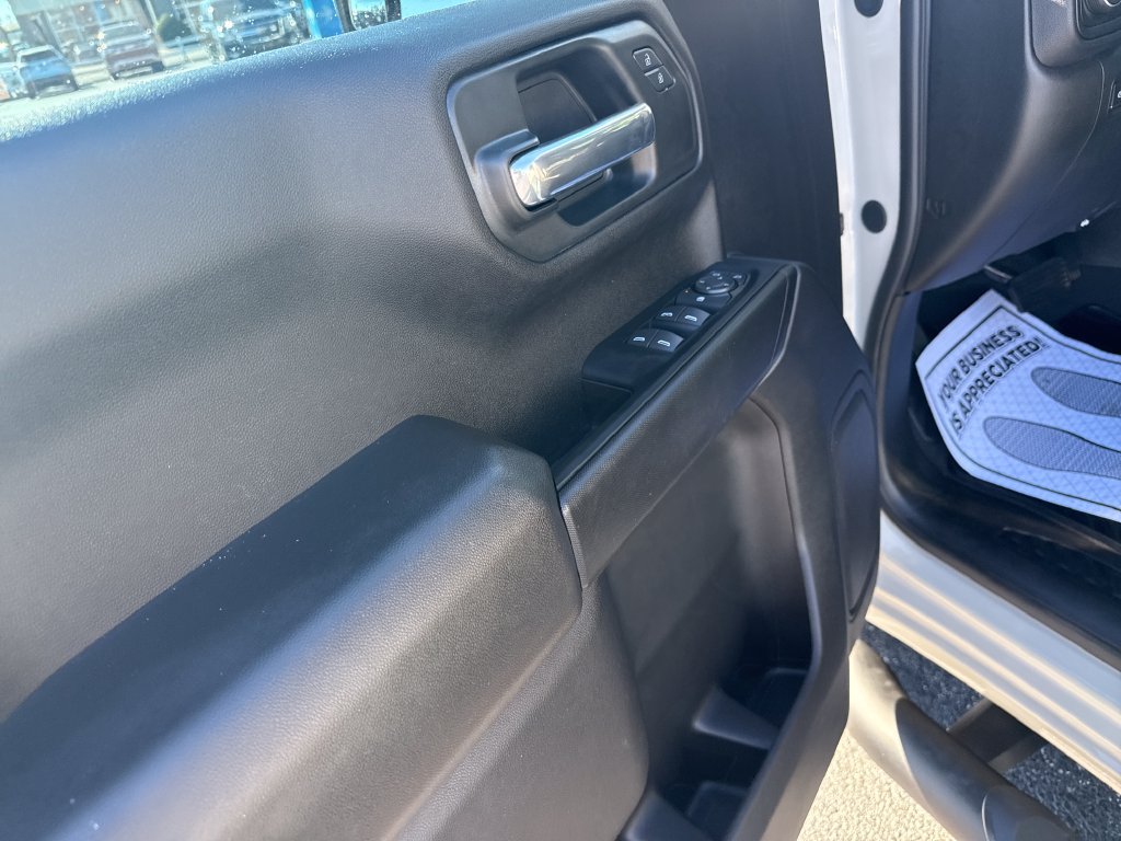 Used 2026 Chevrolet Silverado 1500 Custom w/ Turbomax Blackout Package AWD/4WD image 14