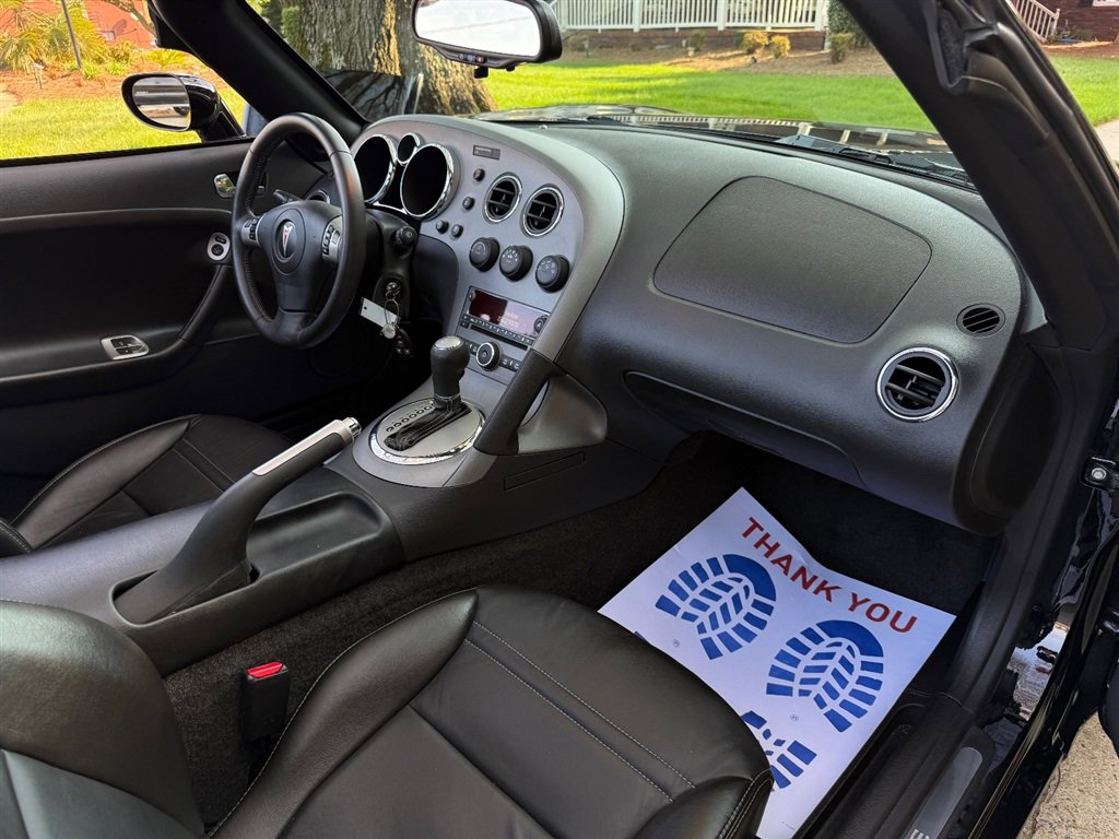 Used 2009 Pontiac Solstice GXP w/ Premium Package image 54