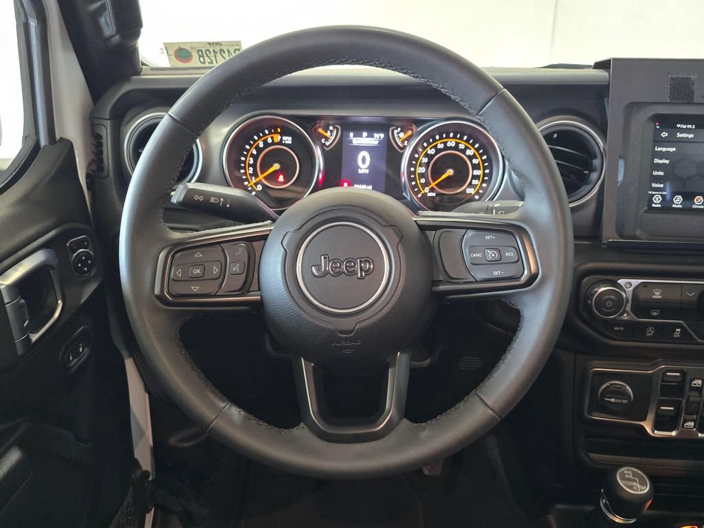 Used 2023 Jeep Gladiator Sport AWD/4WD image 10