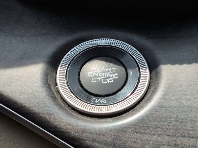 Used 2021 Jeep Grand Cherokee L Limited w/ Luxury Tech Group II image 33