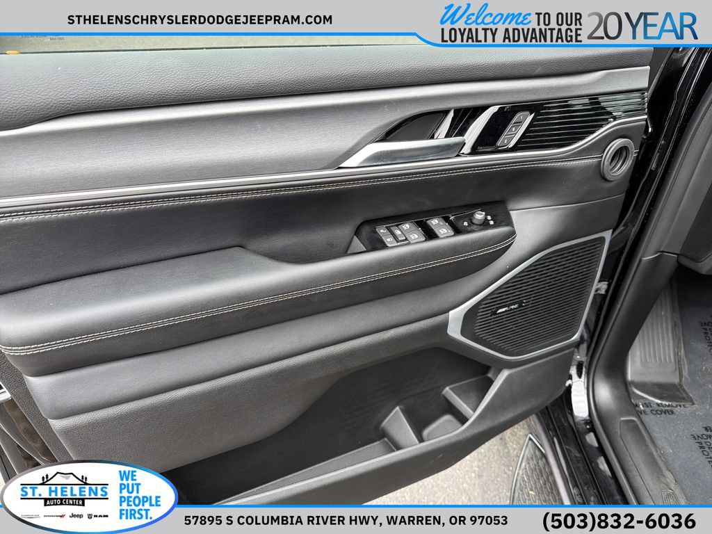 New 2026 Jeep Grand Wagoneer L 4WD w/ Premium Group I image 18
