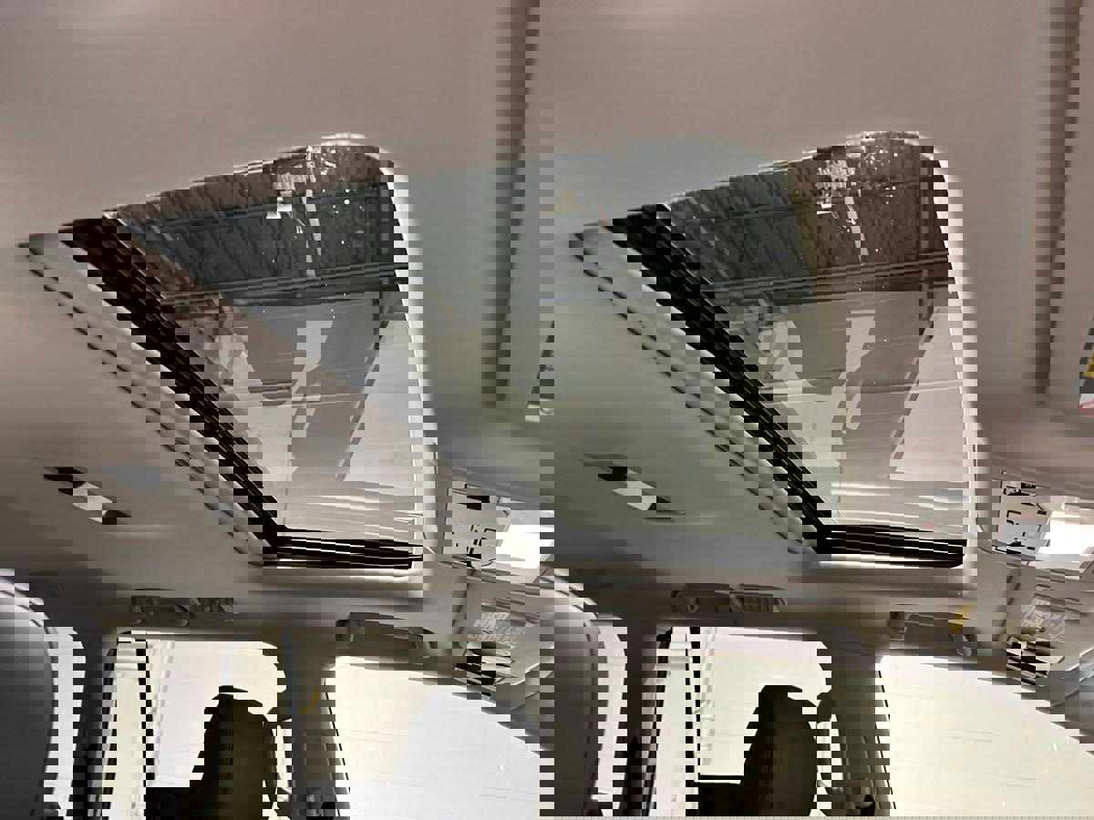 Used 2016 Lexus LX 570 4WD w/ Luxury Package image 21