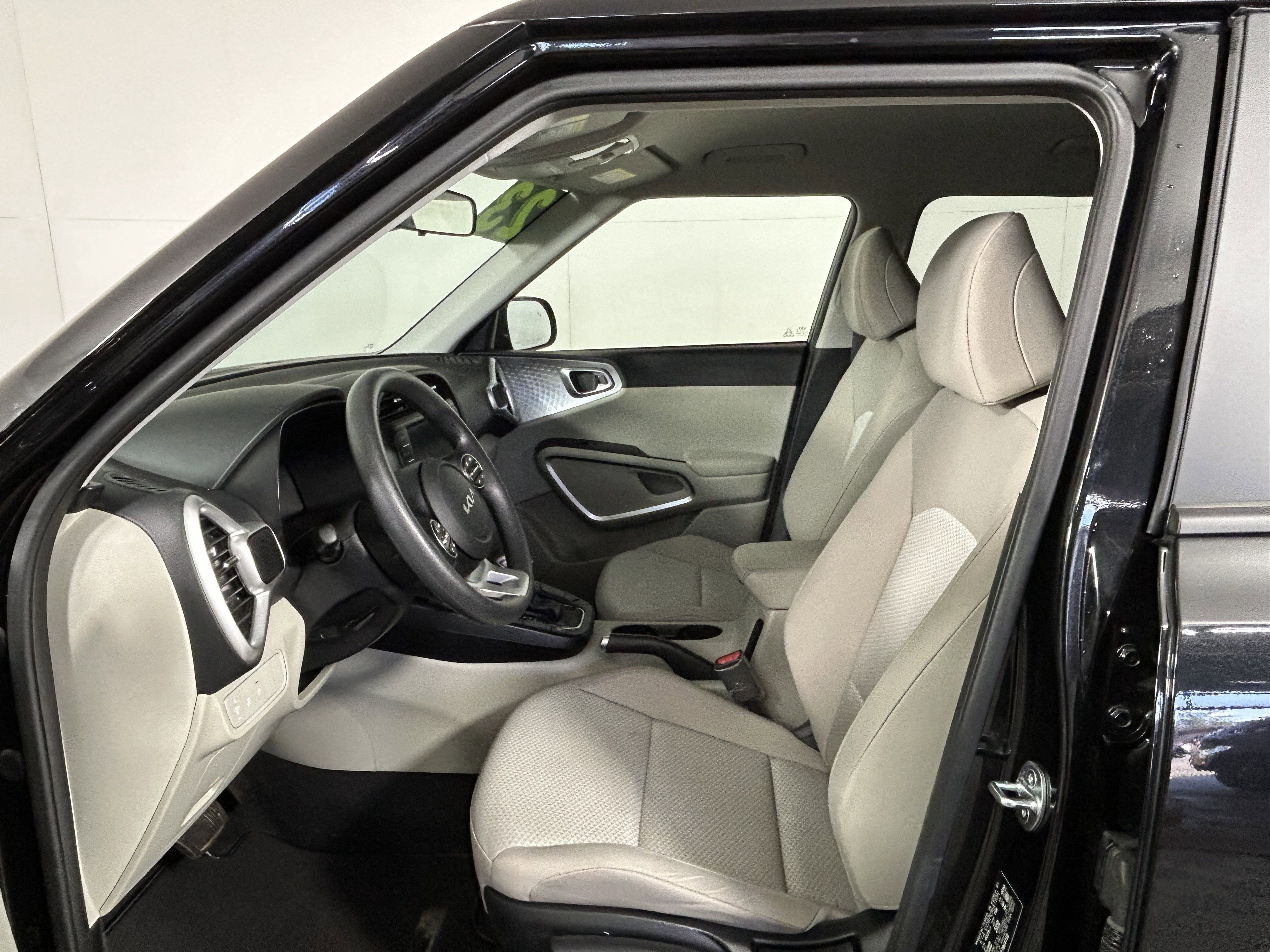 Certified 2023 Kia Soul LX w/ LX Technology Package image 20