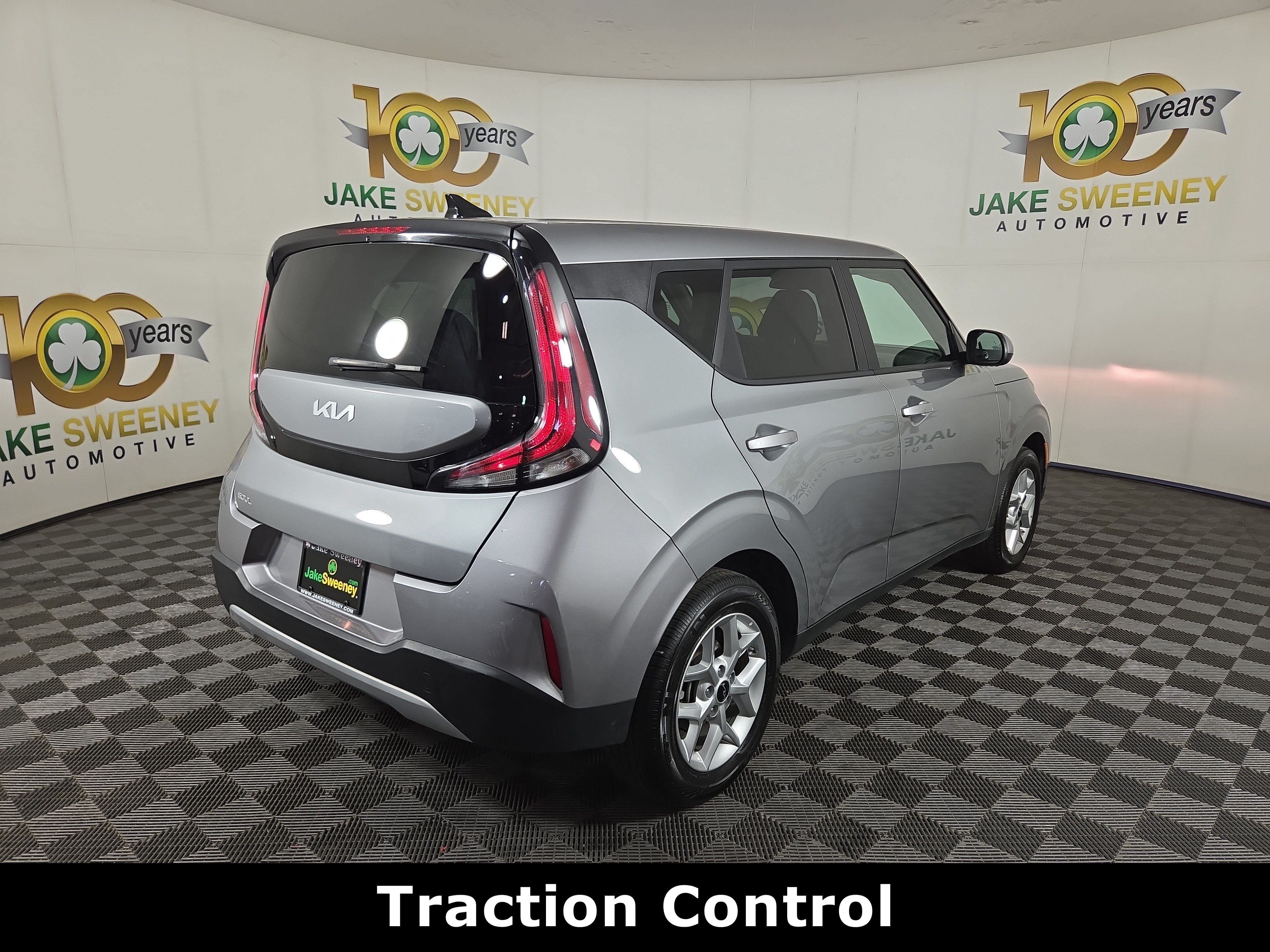 Used 2025 Kia Soul LX w/ LX Technology Package FWD image 9