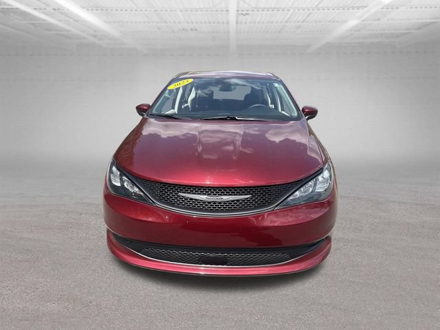Used 2023 Chrysler Voyager LX FWD image 13