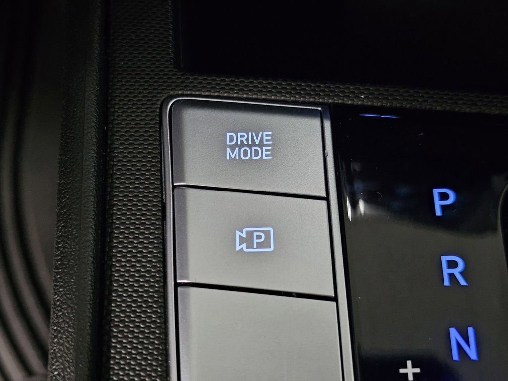 Used 2024 Hyundai Elantra SEL FWD image 20