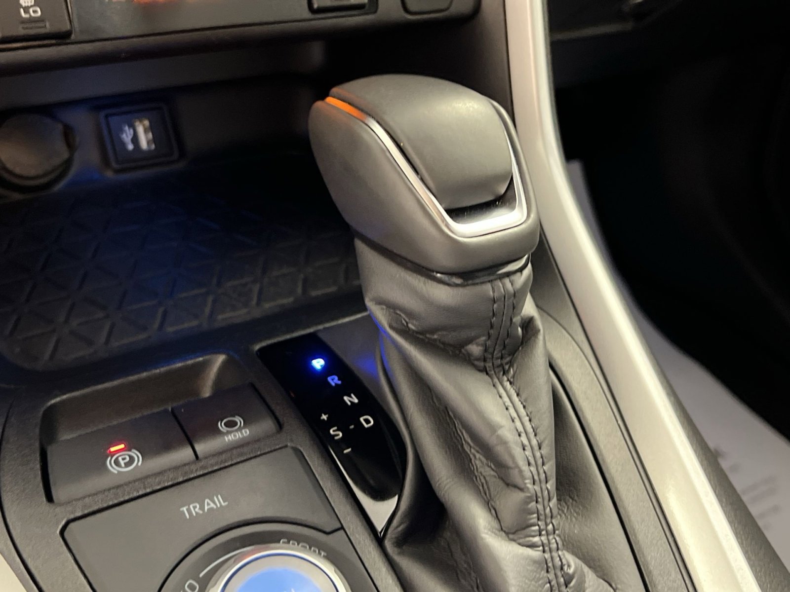 Used 2025 Toyota RAV4 XSE w/ Weather Package image 22