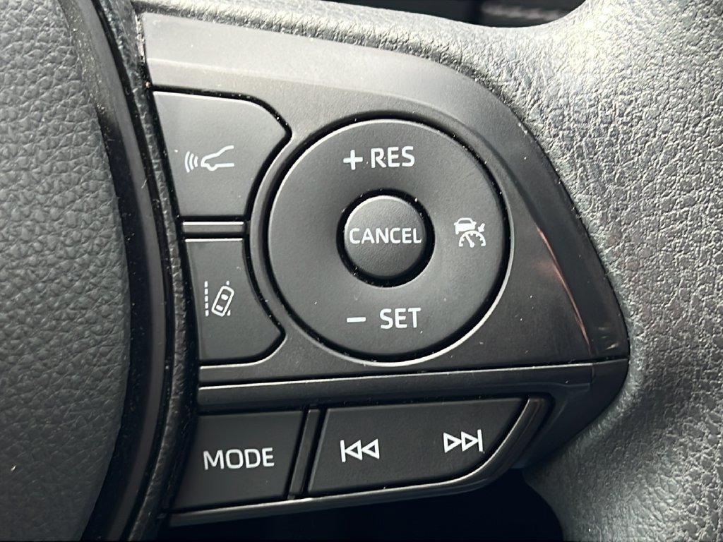Used 2019 Toyota RAV4 XLE w/ Convenience Package FWD image 24