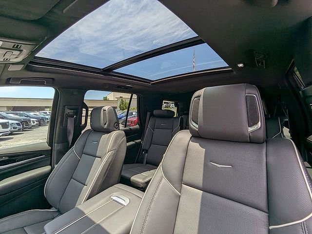 Certified 2024 Cadillac Escalade Sport w/ LPO, ONYX Package image 22