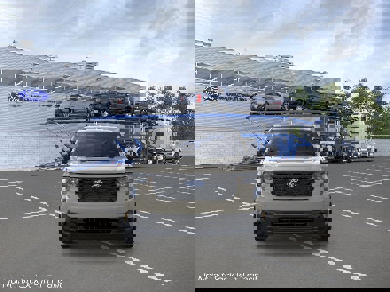 New 2025 Ford Maverick XLT image 6