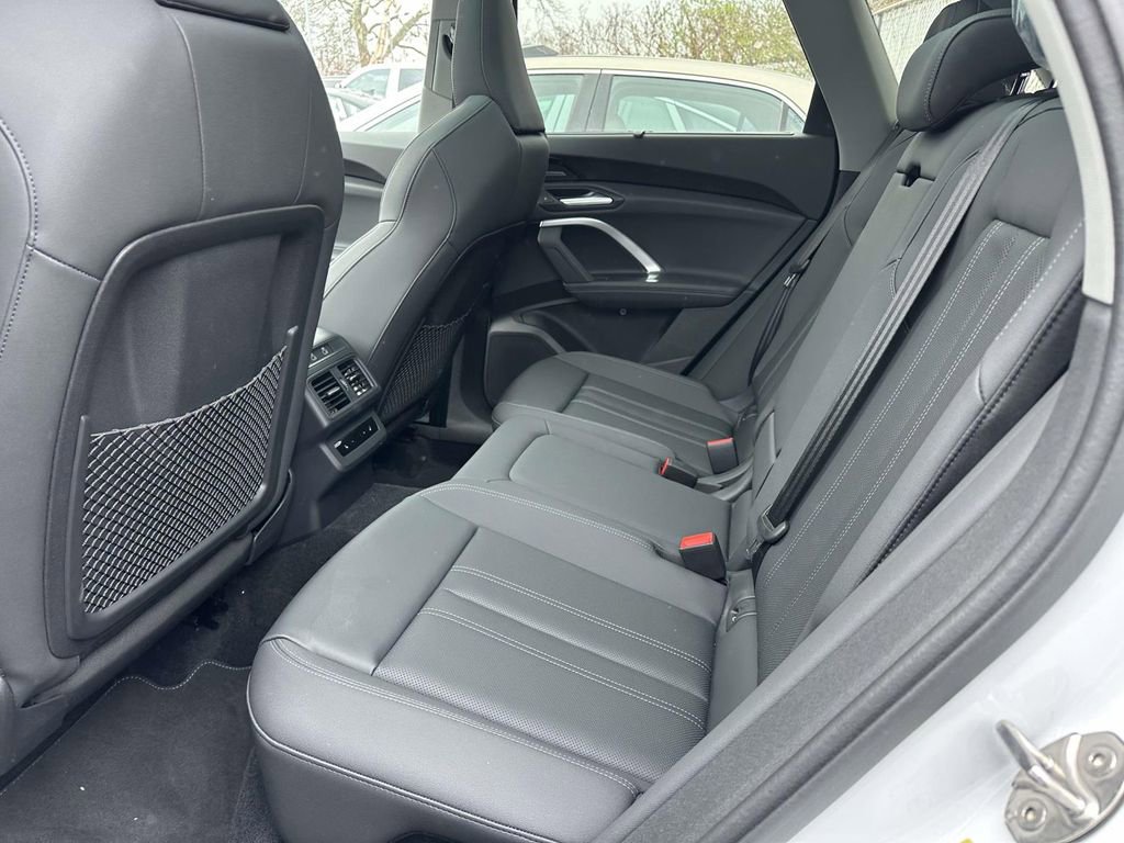 Used 2025 Audi Q5 Prestige image 12