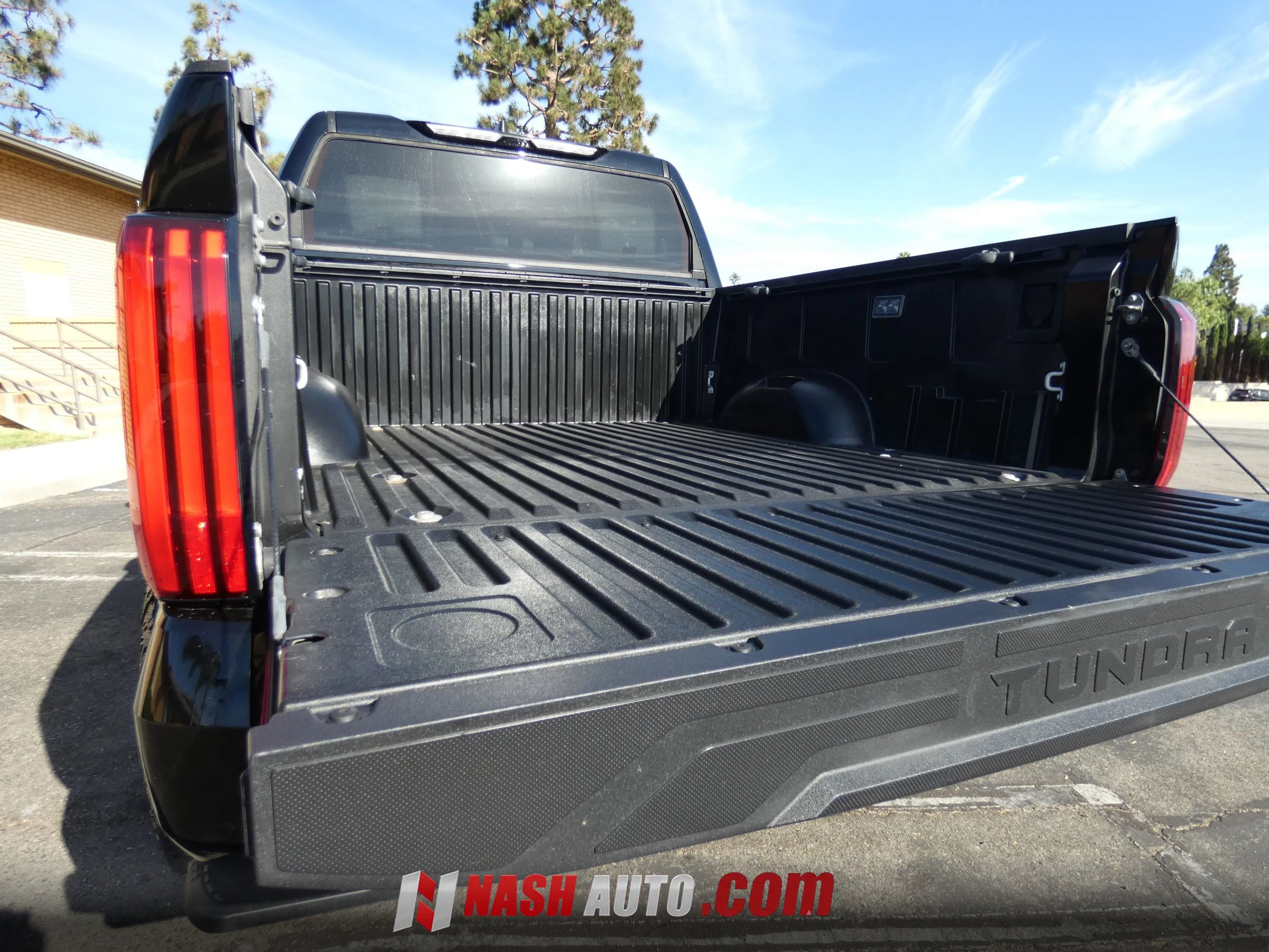 Used 2024 Toyota Tundra Limited w/ Power Package AWD/4WD image 23