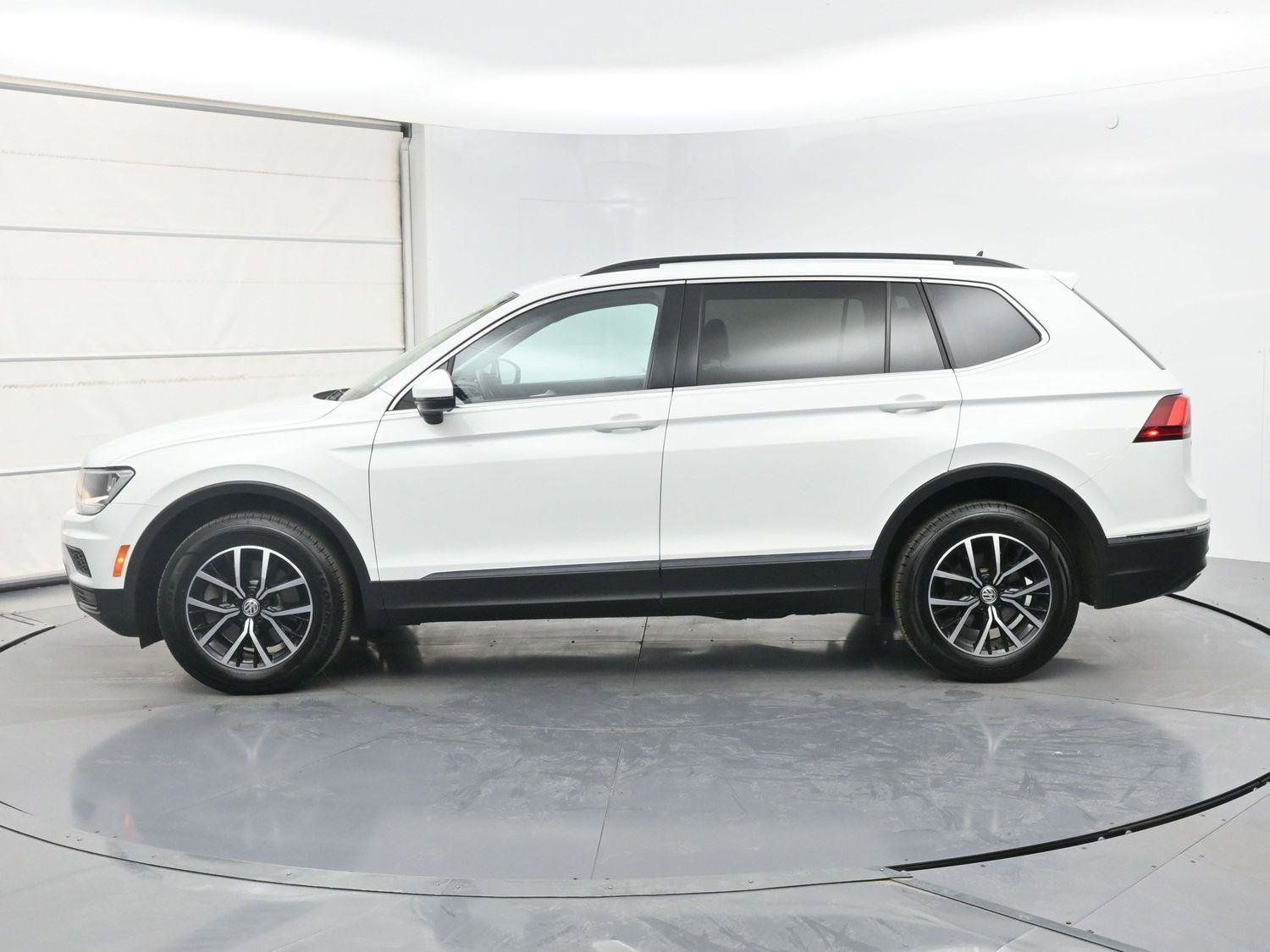 Used 2021 Volkswagen Tiguan SE w/ Panoramic Sunroof Package AWD/4WD image 21