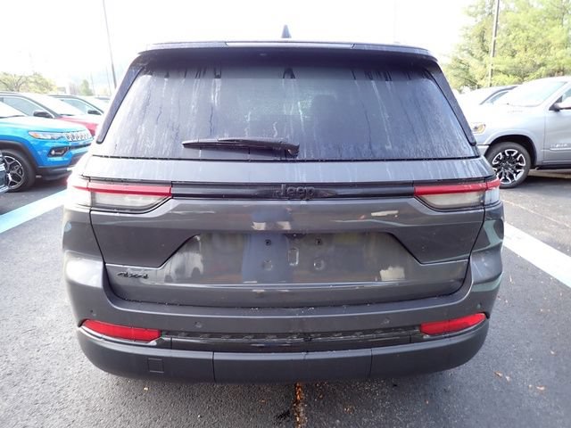 New 2025 Jeep Grand Cherokee Altitude AWD/4WD image 4