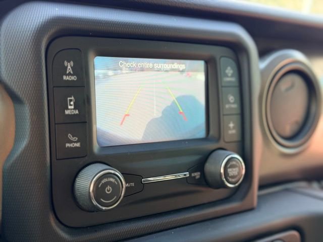 Used 2018 Jeep Wrangler Unlimited Sport image 13