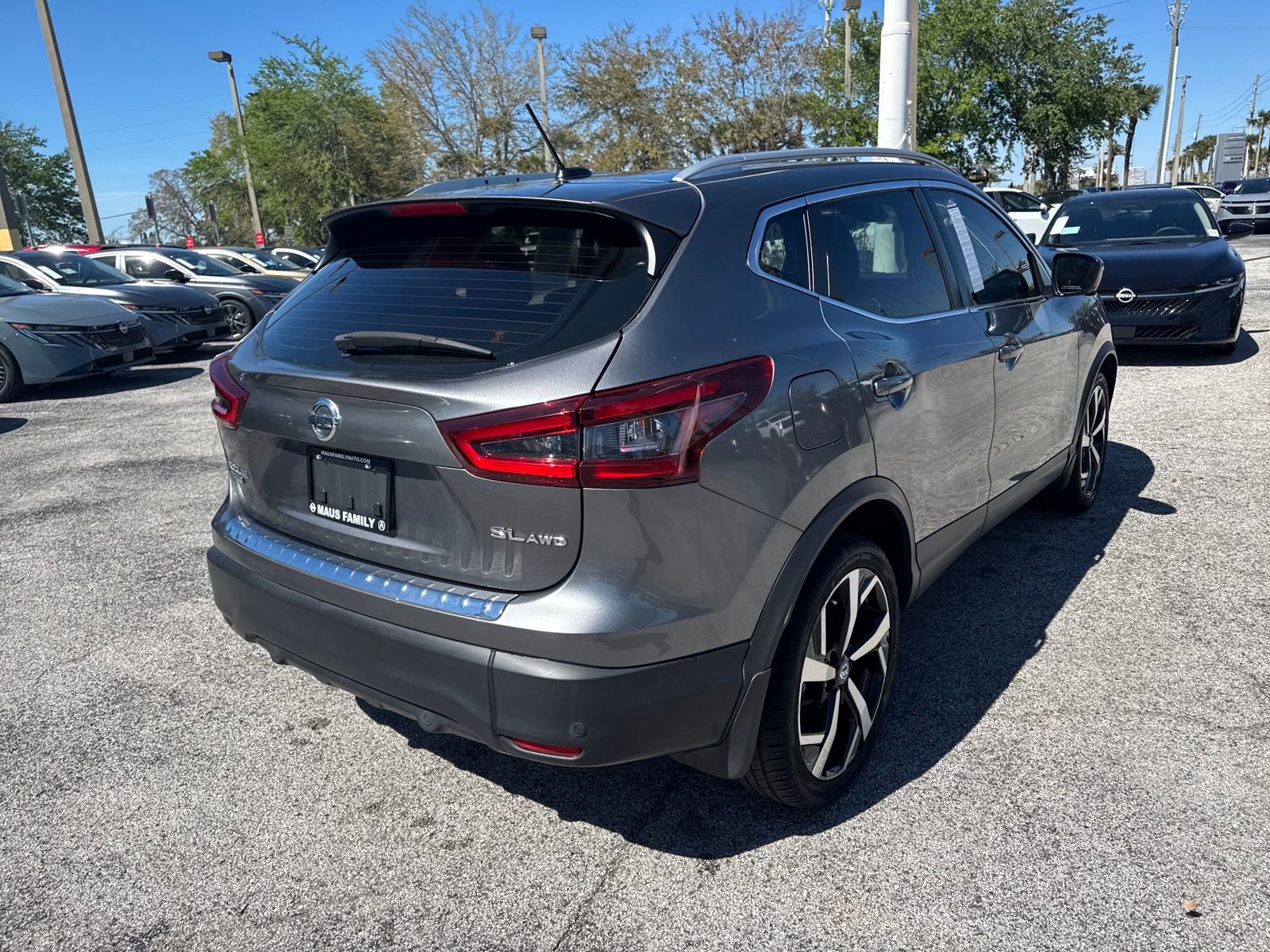 Used 2022 Nissan Rogue Sport SL image 5