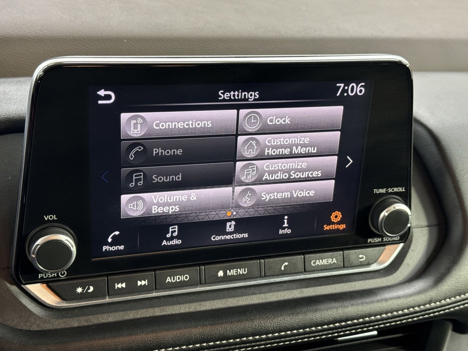 Used 2023 Nissan Rogue S image 22