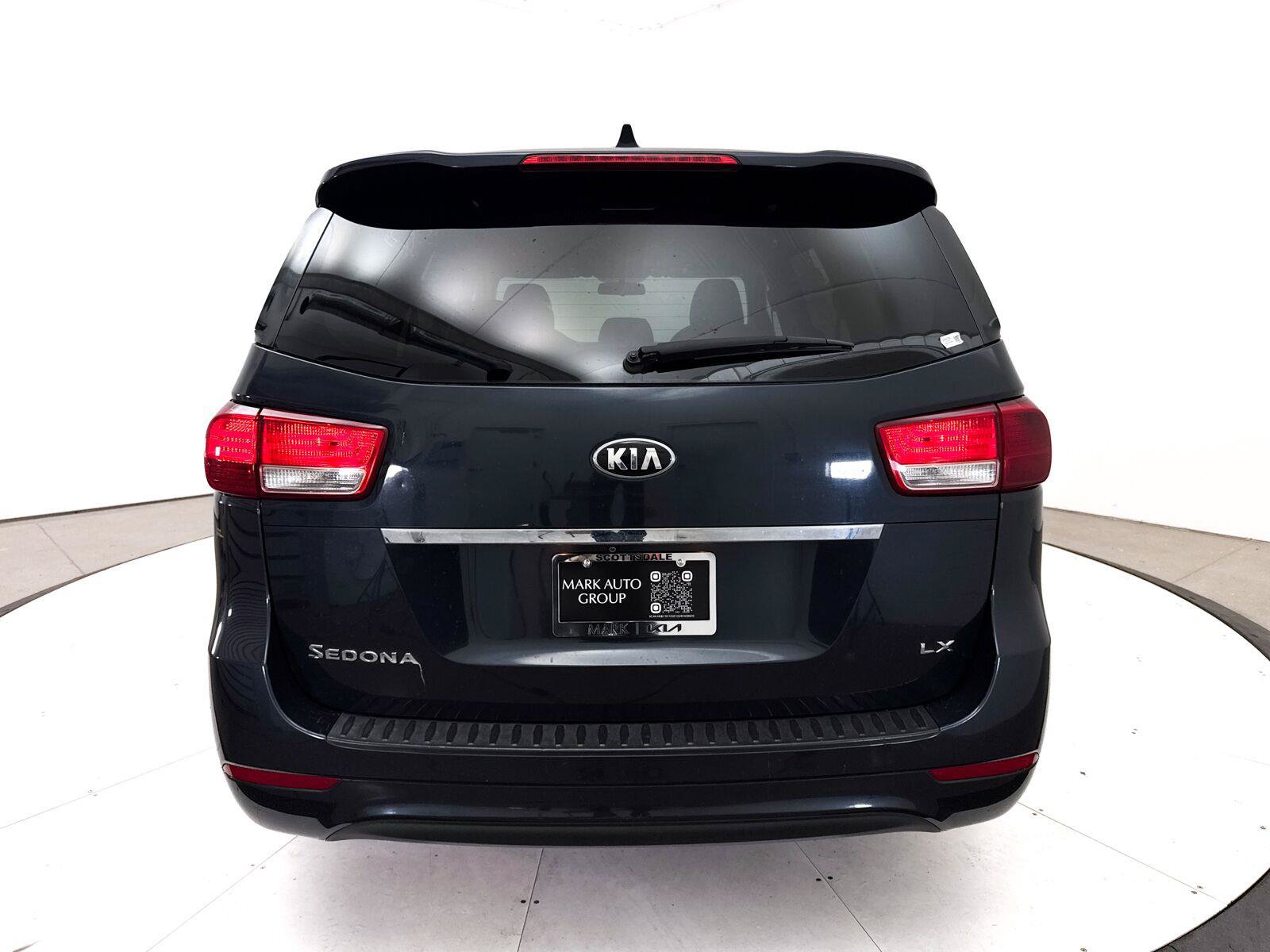 Used 2017 Kia Sedona LX FWD image 10