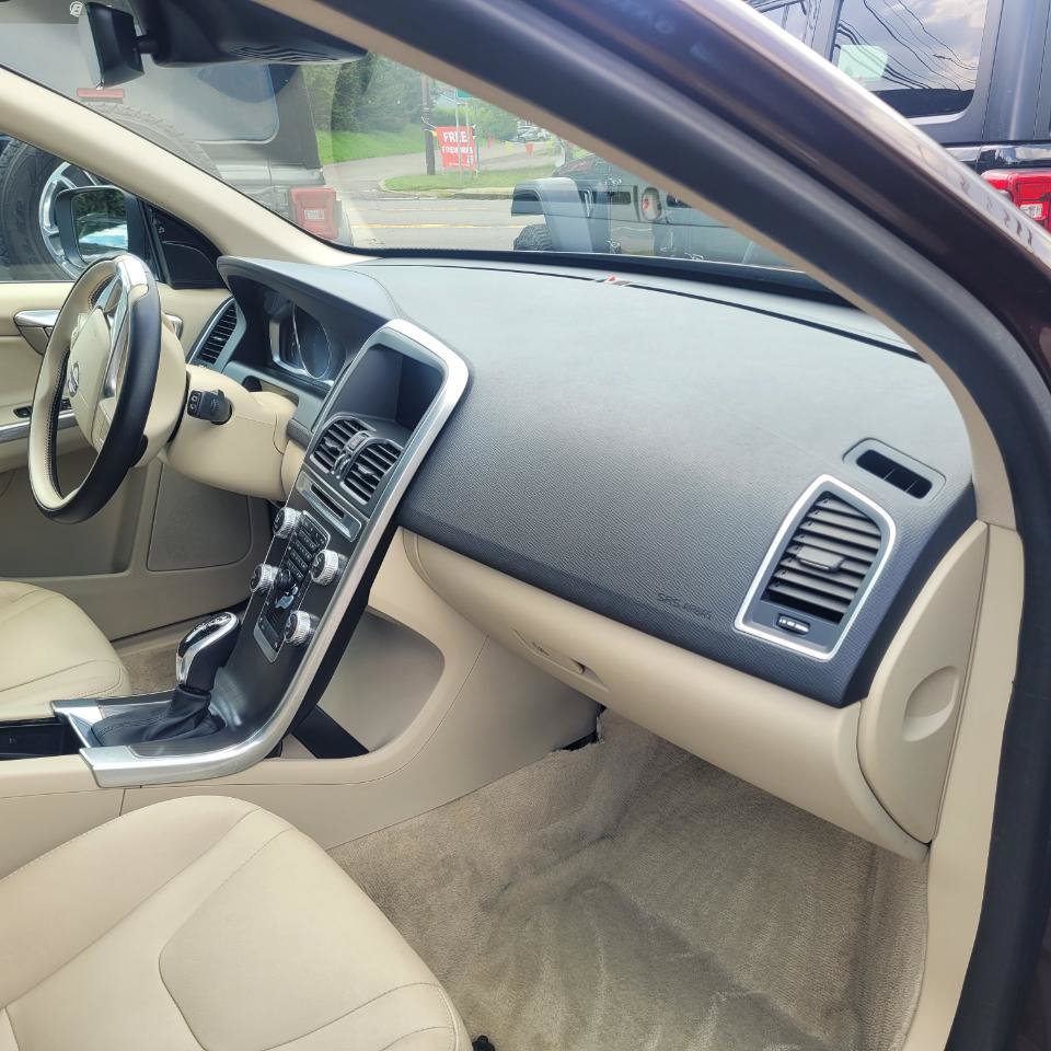Used 2016 Volvo XC60 T5 Premier AWD/4WD image 28