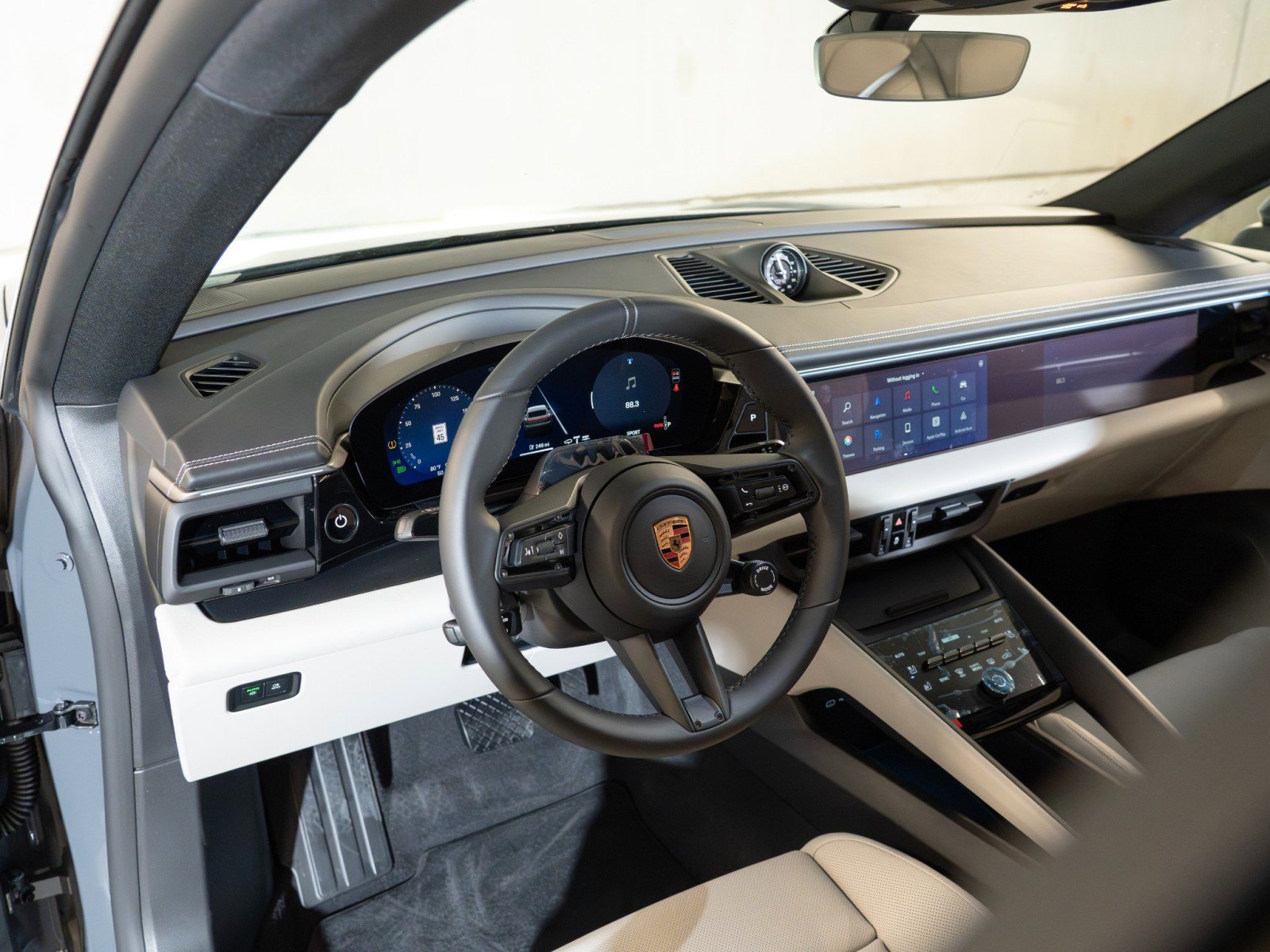 New 2026 Porsche Macan 4 Electric AWD/4WD image 4