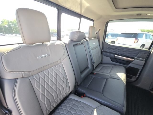 Used 2026 Ford F250 Platinum w/ Platinum Plus Package AWD/4WD image 16