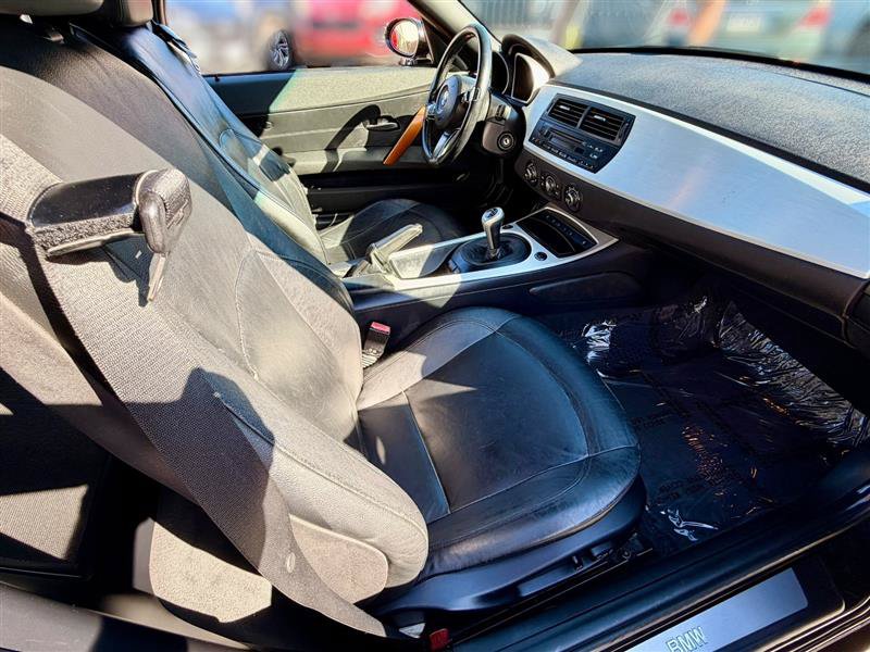 Used 2006 BMW Z4 3.0si RWD image 19