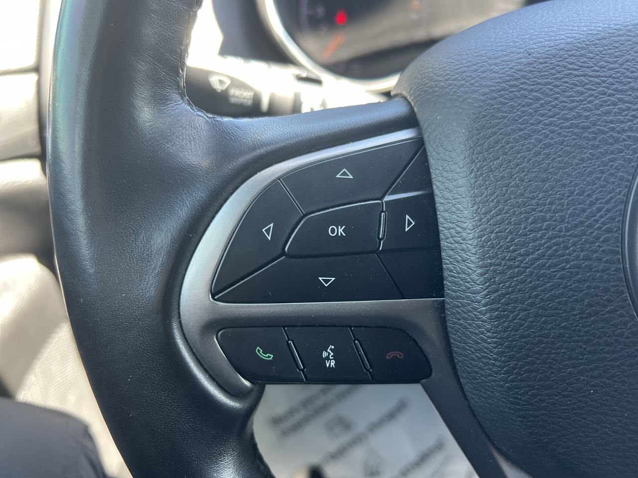 Used 2021 Jeep Grand Cherokee Laredo X AWD/4WD image 19