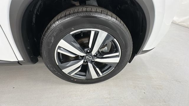 Certified 2025 Nissan Rogue SL image 9