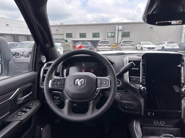New 2026 RAM 2500 Laramie AWD/4WD image 18