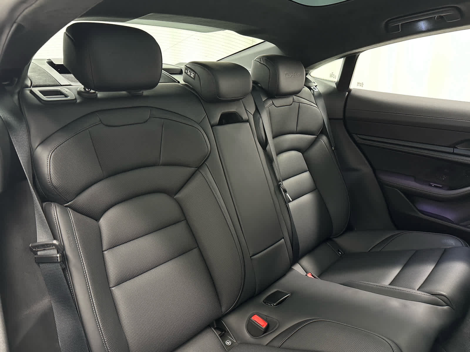 Used 2021 Porsche Taycan Turbo image 22