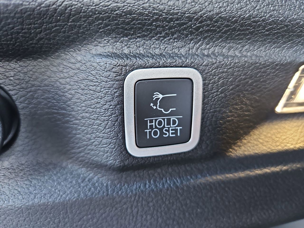 New 2025 Jeep Grand Cherokee L Altitude image 12