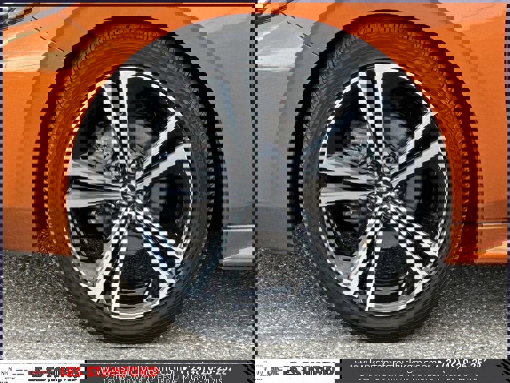 Used 2022 Nissan Sentra SR w/ SR Premium Package image 10