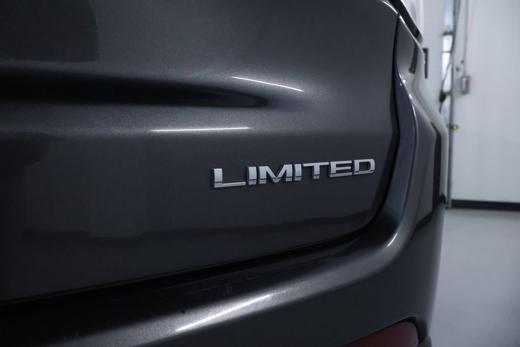 Used 2023 Jeep Compass Limited image 11