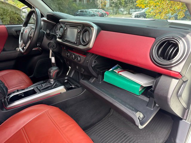 Used 2018 Toyota Tacoma SR5 RWD image 28