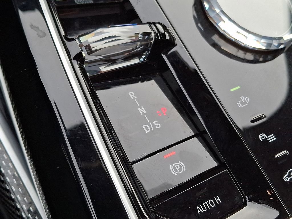 Certified 2023 BMW 760i xDrive w/ Parking Assistance Package AWD/4WD image 10