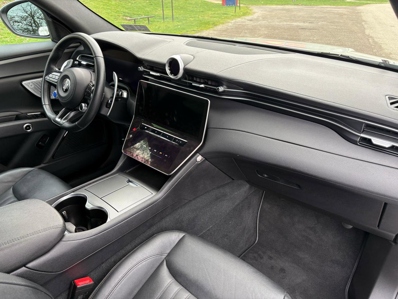 Used 2024 Maserati Grecale GT image 30
