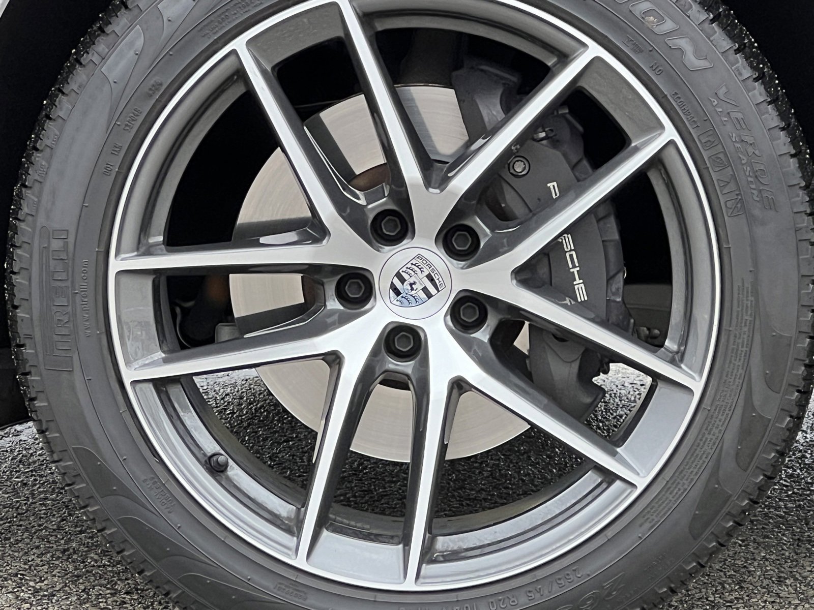 Certified 2025 Porsche Macan image 13