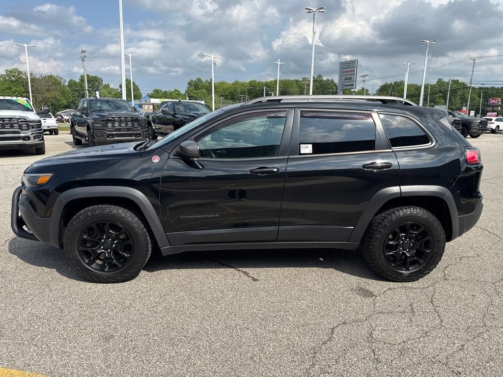 Used 2019 Jeep Cherokee Trailhawk w/ Cold Weather Group AWD/4WD image 10