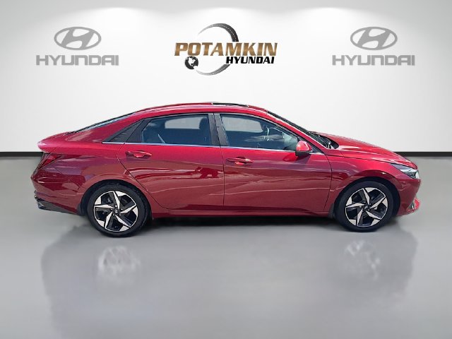 Used 2023 Hyundai Elantra Limited FWD image 5